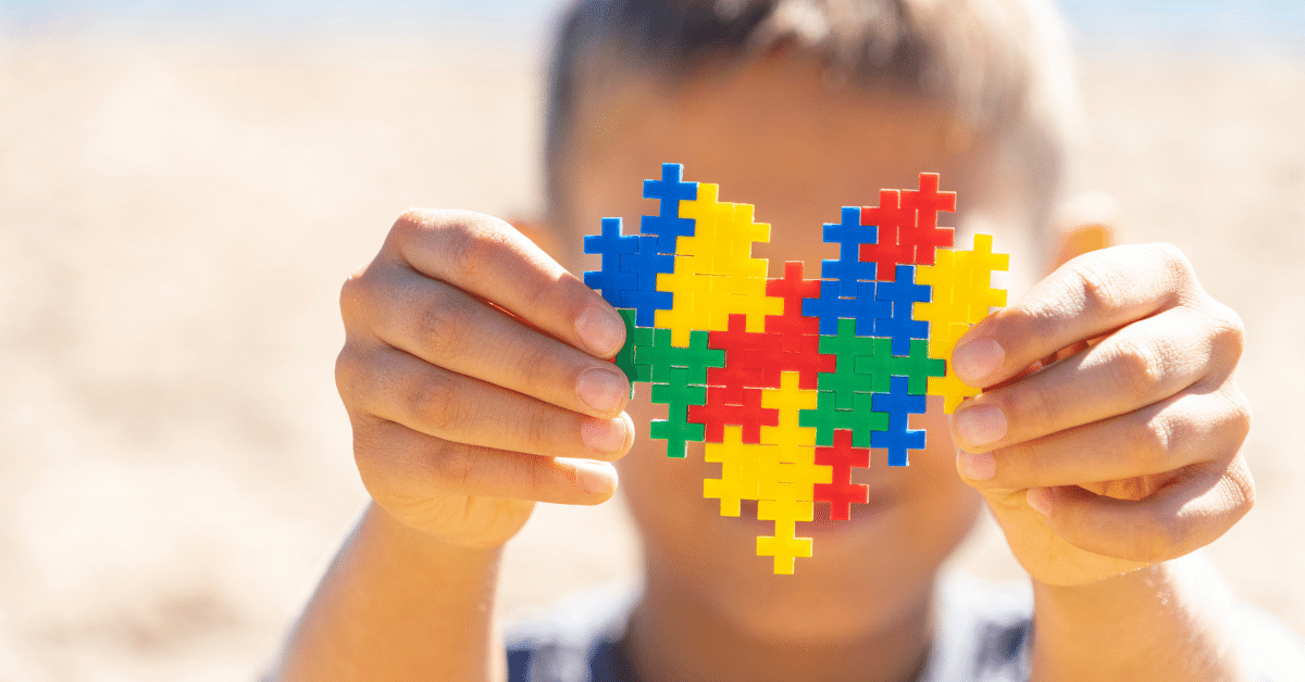 O que pode ser confundido com autismo? - Instituto NeuroSaber